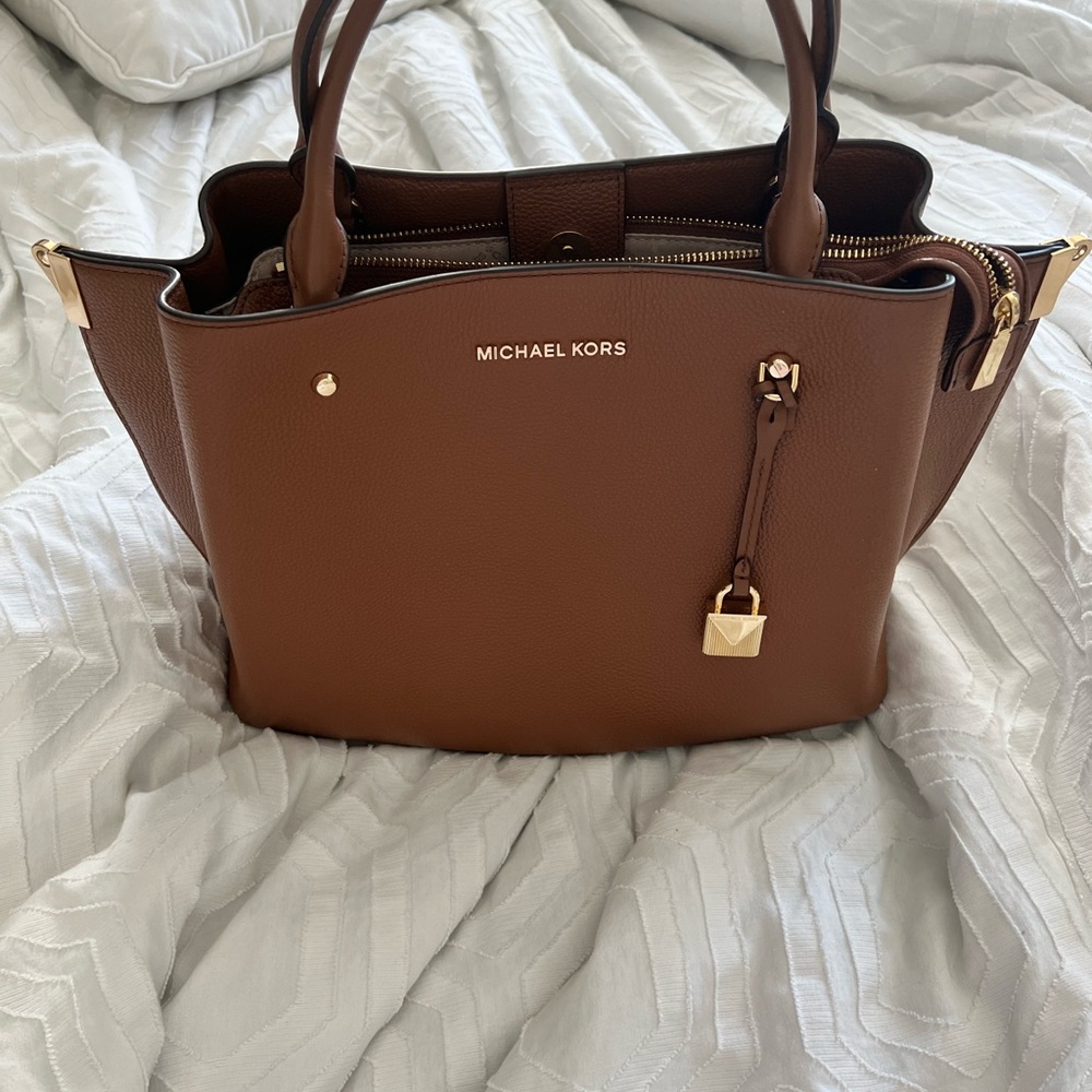 Michael Kors - Arielle Large Pebbled Leather Satchel